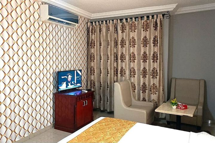 Room 12 of 57
