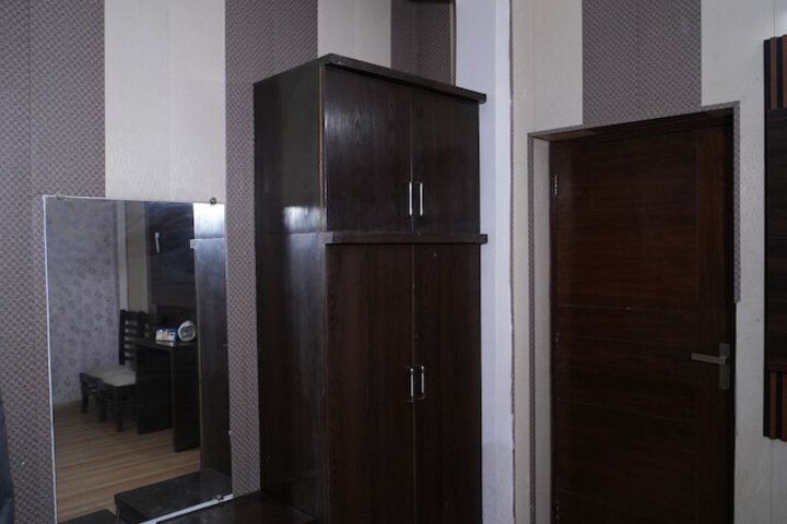 Room 31 of 43