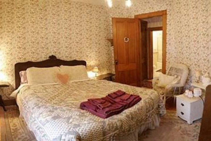 Room 18 of 100