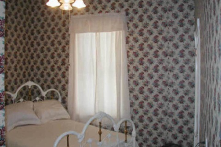 Room 84 of 240