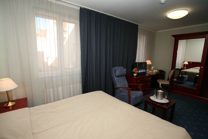 Room 7 of 45