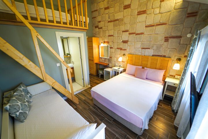 Room 3 of 27