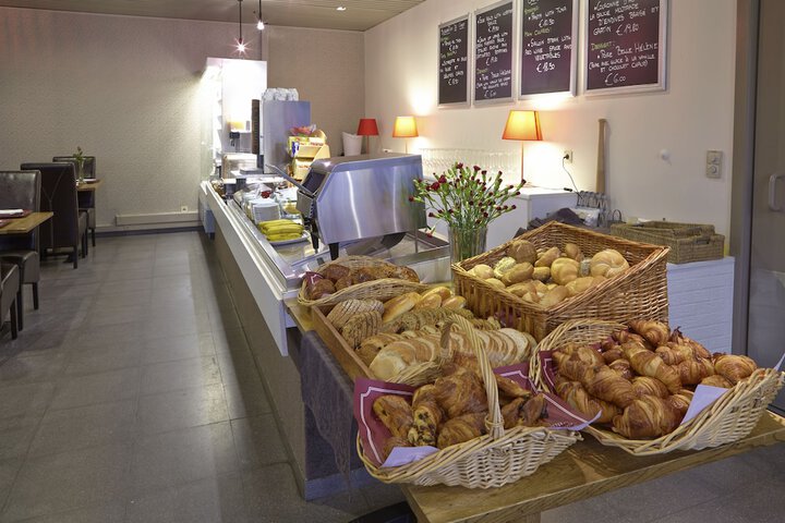 Breakfast/Coffee Service 10 of 39