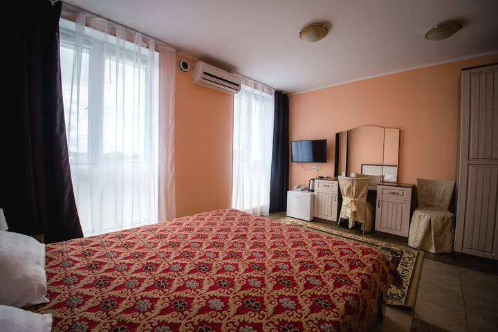Room 52 of 69