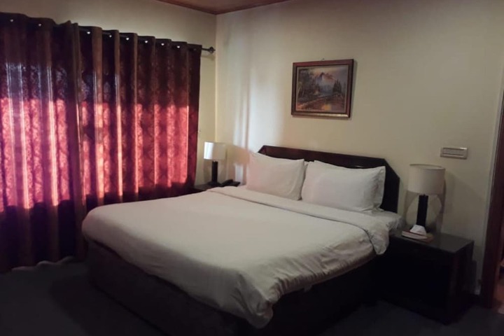 Room 16 of 48