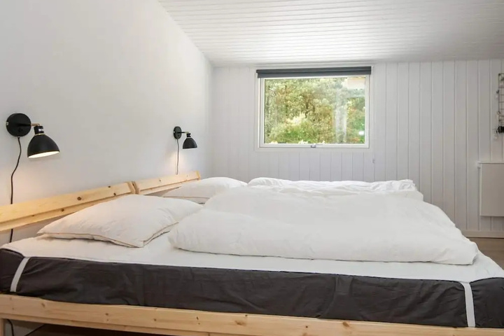 Room 2 of 13