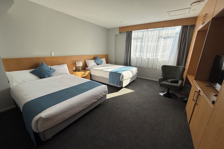 Room 6 of 19