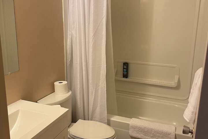 Room 27 of 47