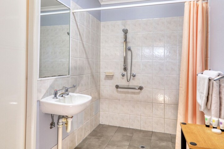 Room 15 of 22