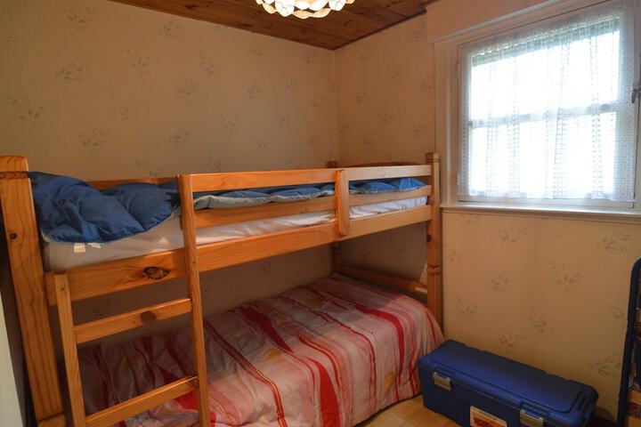 Room 4 of 35