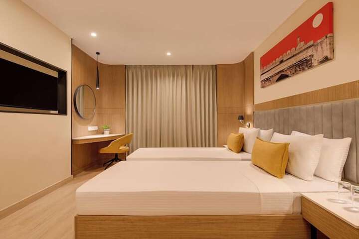 Room 15 of 36