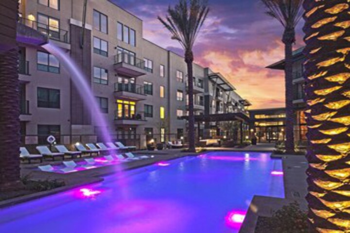 Exterior of Moderne Luxury at Fashion Square 1x1 1BR by Casago