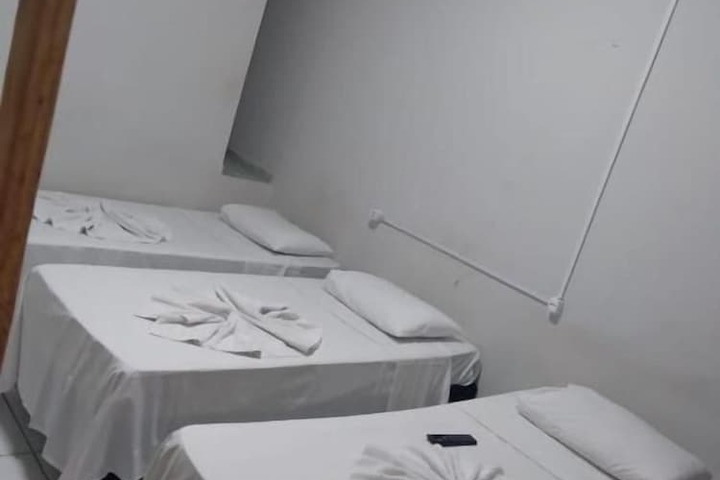 Room 7 of 18