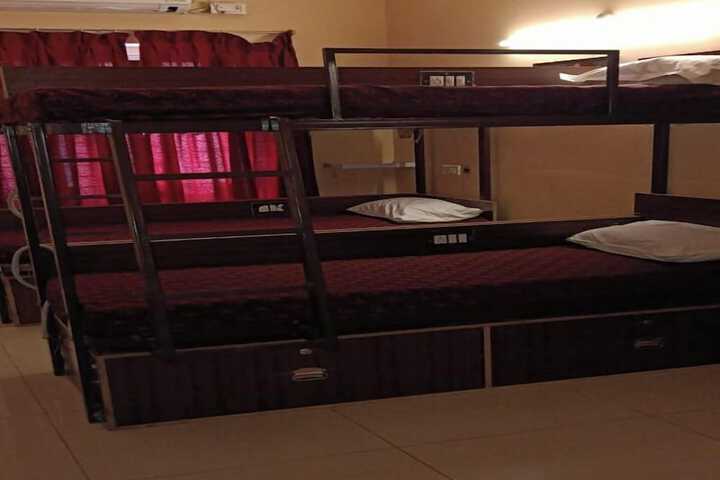 Room 7 of 9
