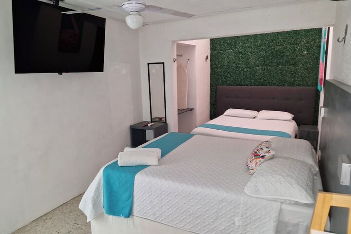 Room 21 of 38