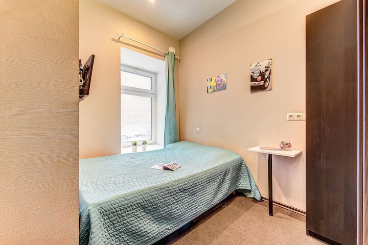 Room 11 of 15