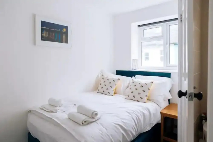 Room 2 of 12