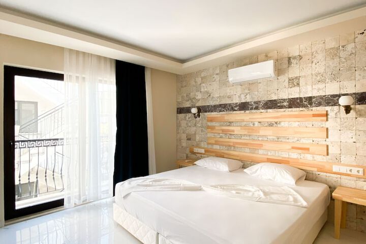 Room 3 of 40