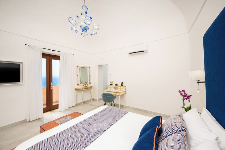 Room 15 of 62