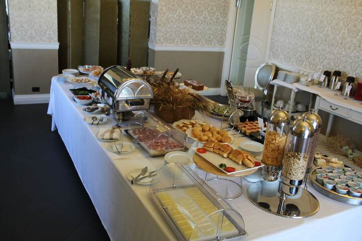 Breakfast/Coffee Service 48 of 65