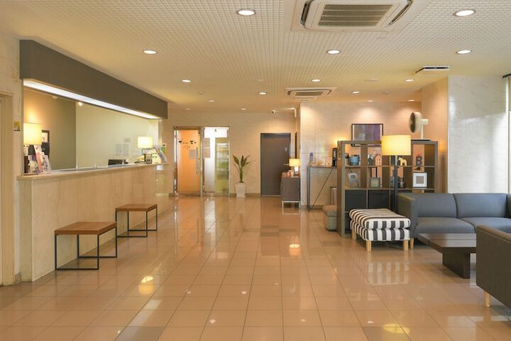 Entrance & Lobby