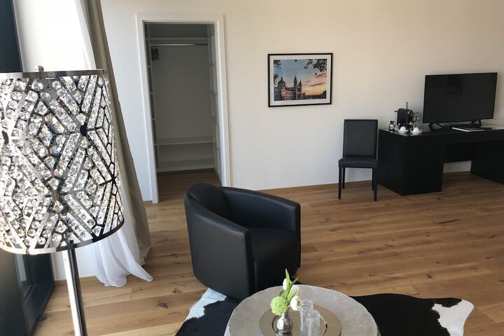 Room 16 of 62