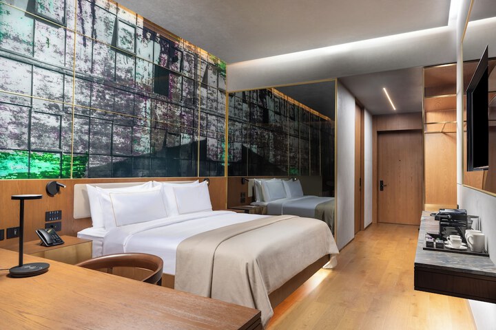 Room 18 of 89