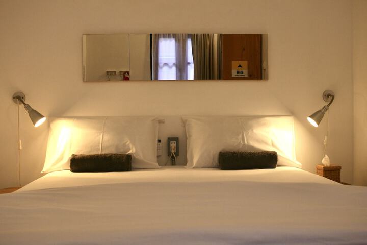 Room 22 of 65