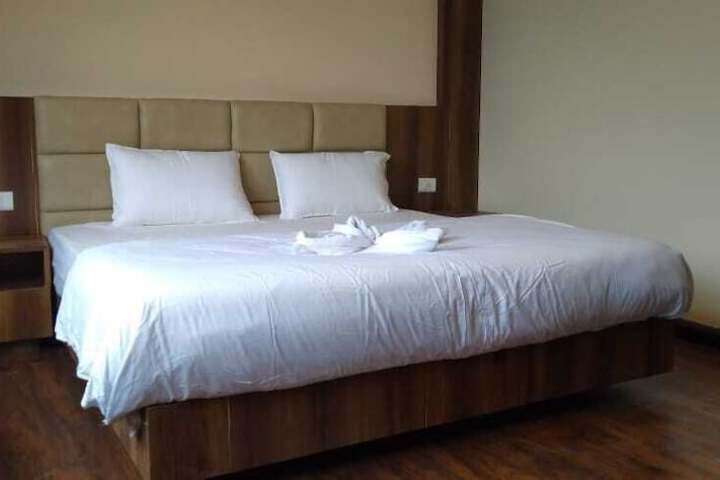 Room 14 of 37