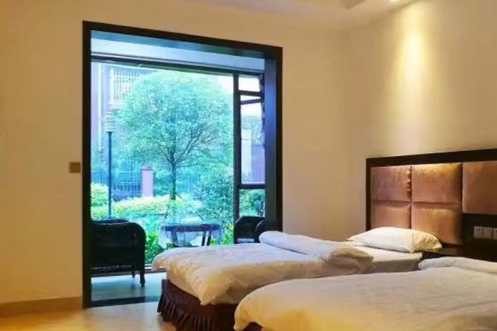 Room 2 of 7