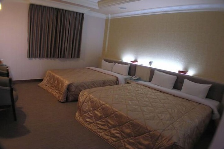 Room 34 of 52