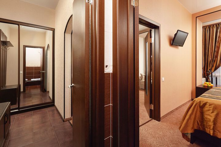 Room 15 of 64