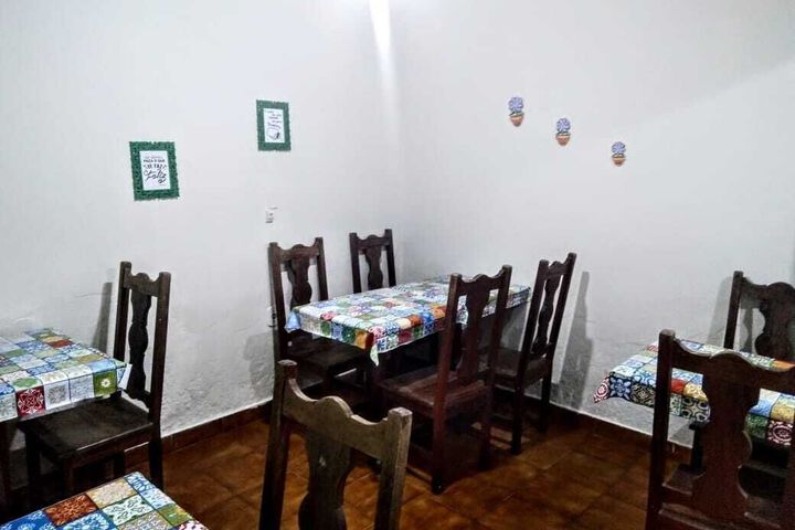Dining 8 of 22