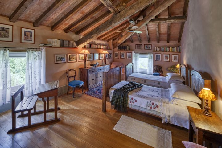 Room 6 of 53