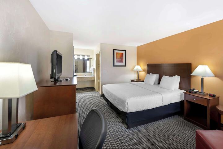 Room 3 of 24