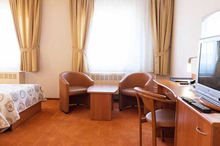 Room 13 of 154