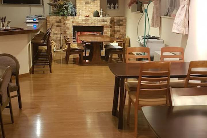 Dining 42 of 69