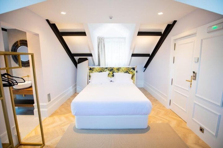 Room 12 of 72