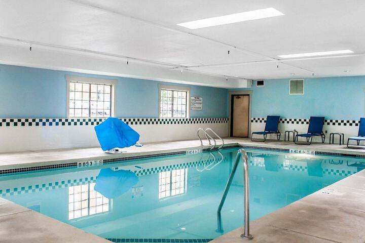 Pool 19 of 27