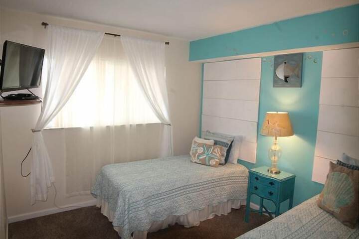Room 6 of 30