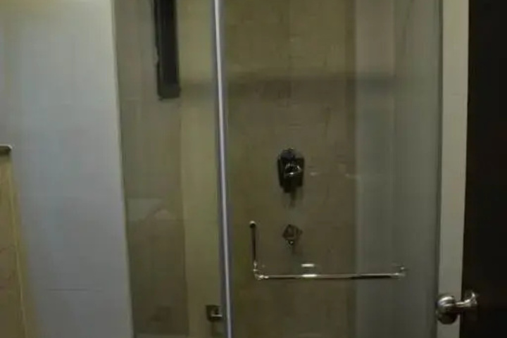 Room 10 of 11