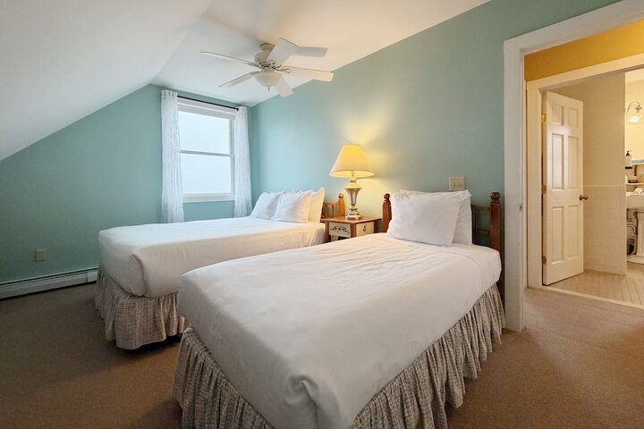 Room 93 of 331