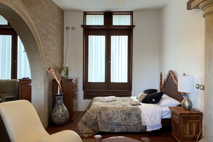 Room 62 of 230