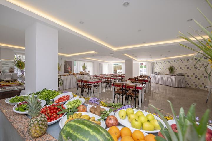 Dining 17 of 42