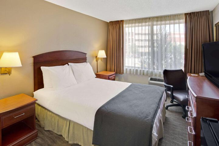 1 King Bed (12 of 13)