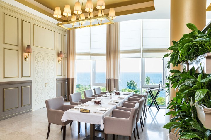 Dining 76 of 111