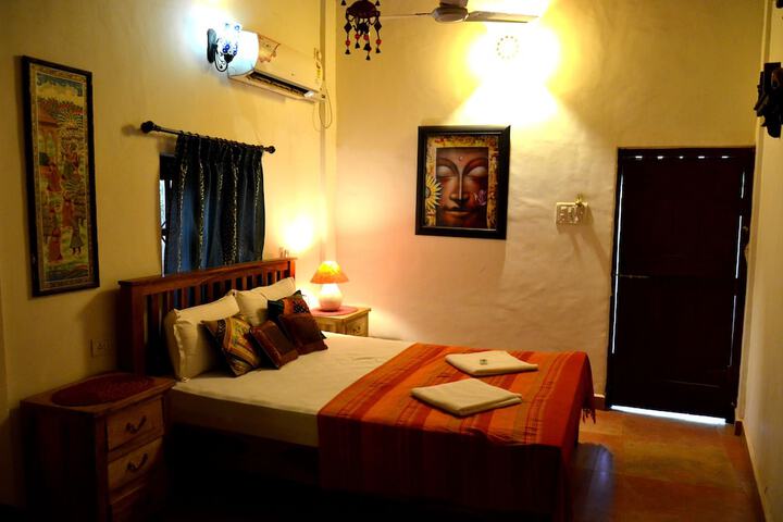 Room 3 of 48