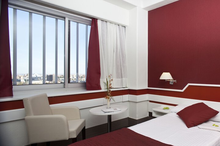 Room 30 of 73
