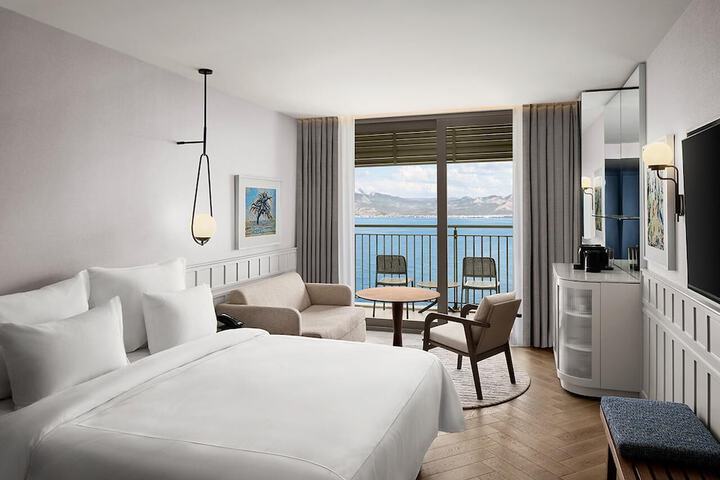 Room 74 of 331