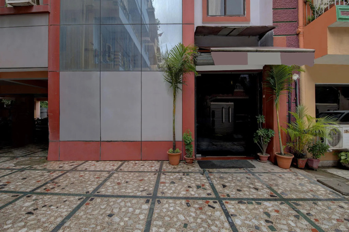 HOTEL SUNRAJ RESIDENCY BY OYO ROOMS